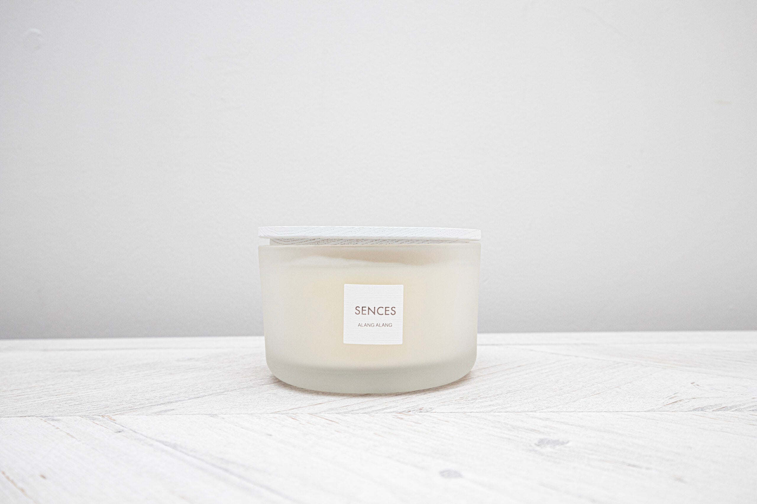 Sences White Alang Alang Lidded Candle image 0